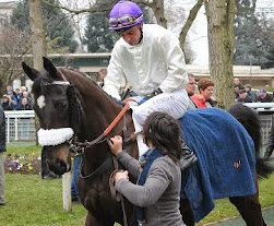 Prix Beugnot 2015 (H., L., Enghien) 24-02 : A Pigalle MWuutF8P1xL_TfjMzleBzGYbWTHMOCO893mCRiDlm8N2=w251-h207-p-no