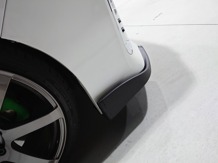 ヴォクシーのDIY・車高調整・洗車・スポイラー(笑)装着www・#D-COAT最強✨に関するカスタム事例の投稿画像3枚目