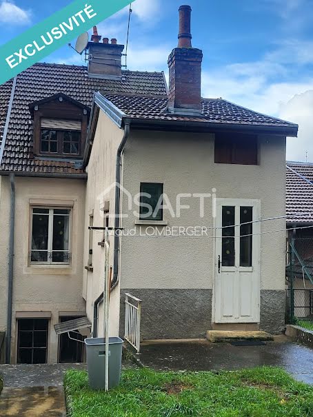 Vente maison 5 pièces 108 m² à Gray (70100), 69 000 €