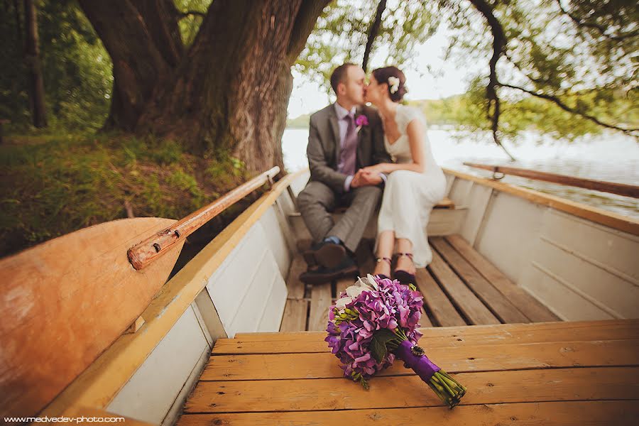 Fotógrafo de casamento Pavel Miadzvedzeu (medvedev-photo). Foto de 29 de janeiro 2014