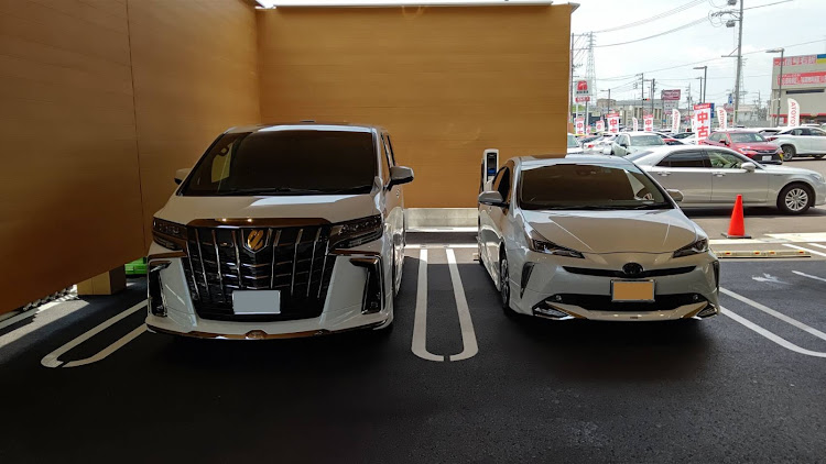 プリウスの納車・ドライブ・ツーショットに関するカスタム事例の投稿画像1枚目