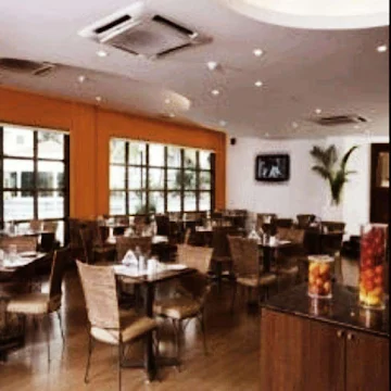 Citrus Cafe - Lemon Tree Hotel photo 