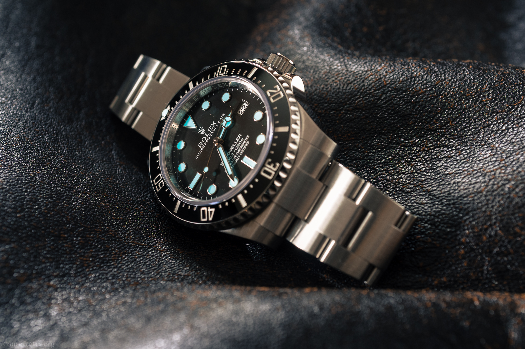 rolex - Revue illustrée de la Rolex Sea Dweller 4000 (116600) - Page 3 MY9kVlqhxfdkFCiZevOV-_oJ3eSyPMtJzYCakgu3FdWLMwfoagG148AJlLLWHO9pRVSnL7PW_KAkV2_WuUAlRcgkCMM4nYc02EHHDOPvAA=w2048-no