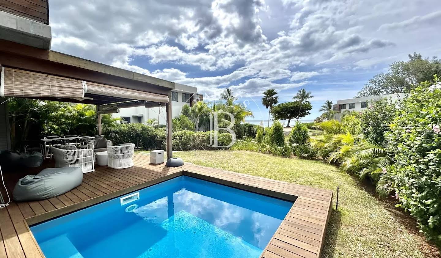 Villa with pool and garden Tamarin