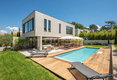 Maison avec piscine 3