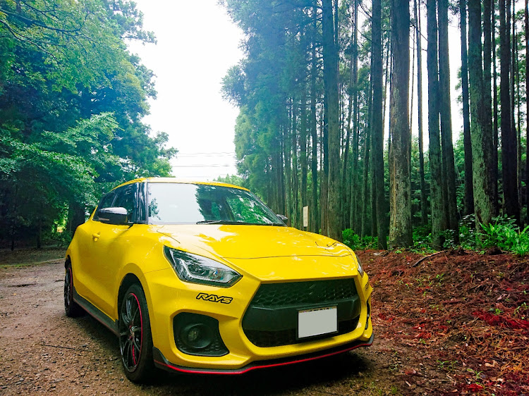 スイフトスポーツの御朱印ドライブに関するカスタム事例の投稿画像1枚目