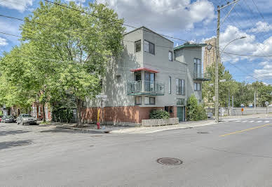 House with terrace 2