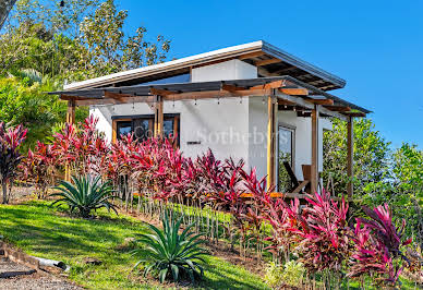 Farmhouse with garden 2