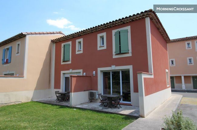 Location meublée appartement 3 pièces 65 m² à Rousset (13790), 1 350 €