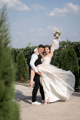 Fotógrafo de casamento Vera Zverugo (verazverugo). Foto de 31 de março 2022