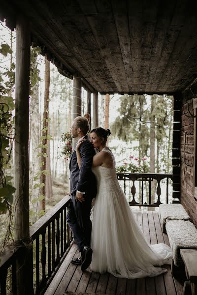 Nhiếp ảnh gia ảnh cưới Henna Koponen (hennakoponen). Ảnh của 27 tháng 5 2019