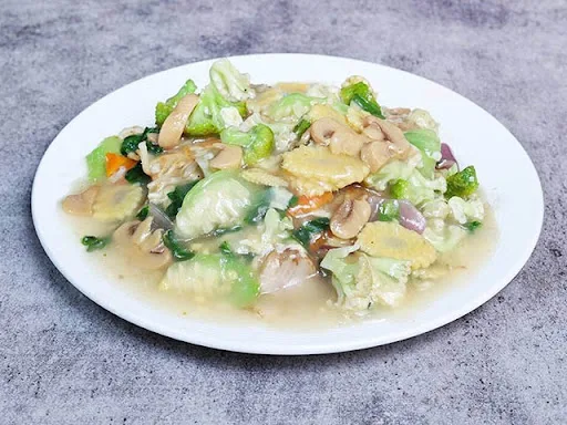 Veg Cantonese Noodles (Serves 2-3)