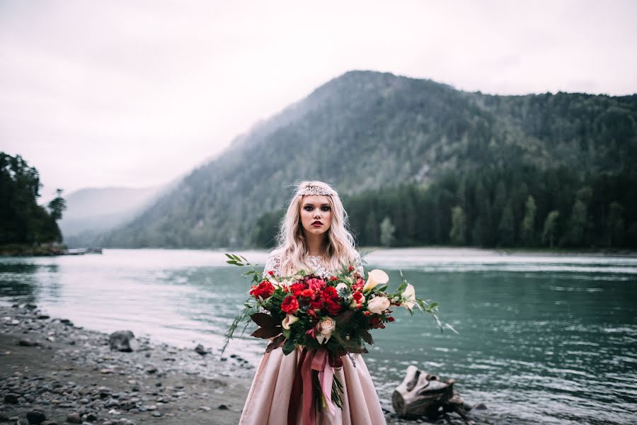 Fotografo di matrimoni Kseniya Romanova (romanova). Foto del 11 settembre 2017