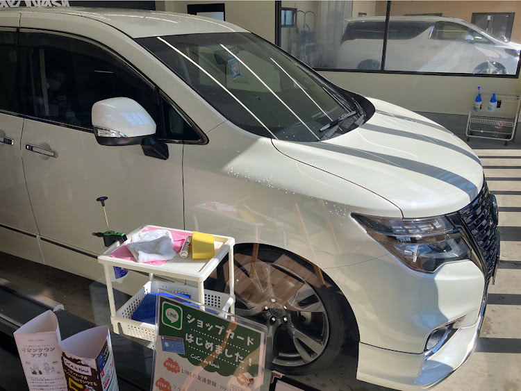 エルグランドのCoCo de Wash🌀💦・キーパーメンテナンス・撥水ウインドウ・E52エルグランド・後期顔仕様に関するカスタム事例の投稿画像1枚目