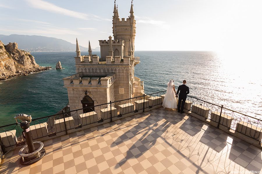 Fotografo di matrimoni Sergey Titov (titov). Foto del 15 ottobre 2015