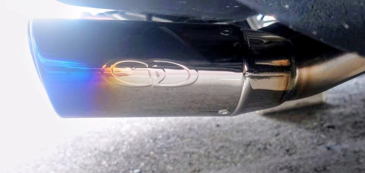 ヴェゼルの真後ろ選手権・ガナドールマフラーに関するカスタム事例の投稿画像6枚目