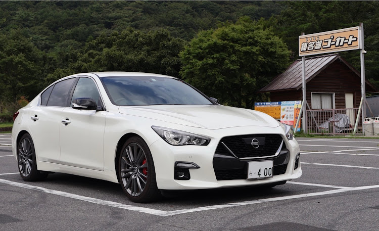 スカイラインのスカイライン・V37・RV37・400R・enjoy_car_lifeに関するカスタム事例の投稿画像1枚目