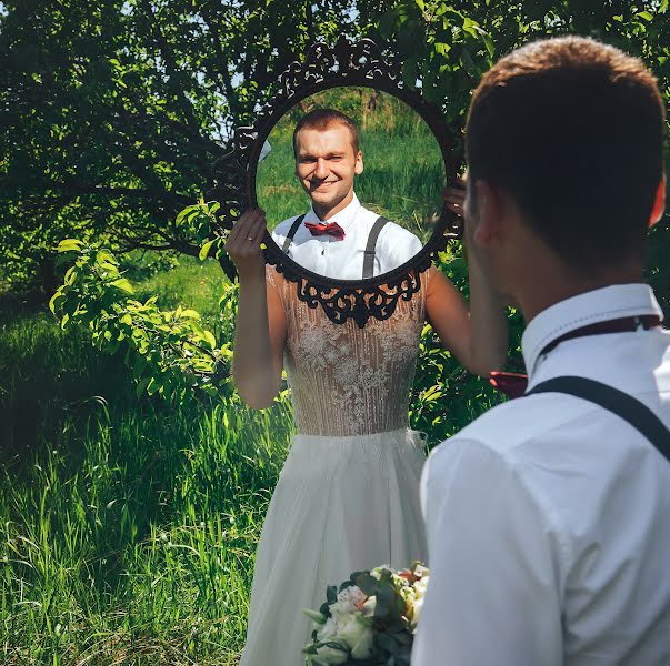 Fotógrafo de casamento Lena Astafeva (tigrdi). Foto de 12 de julho 2018