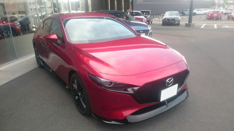 シュバルツ・バルトさんが投稿した試乗・試乗車・Mazda3・ディーラーに行ってきたに関するカスタム事例の投稿画像2枚目