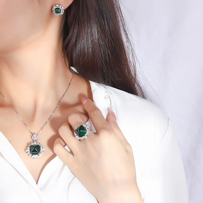 Driedelige set Emerald Sugar Tower met diamanten