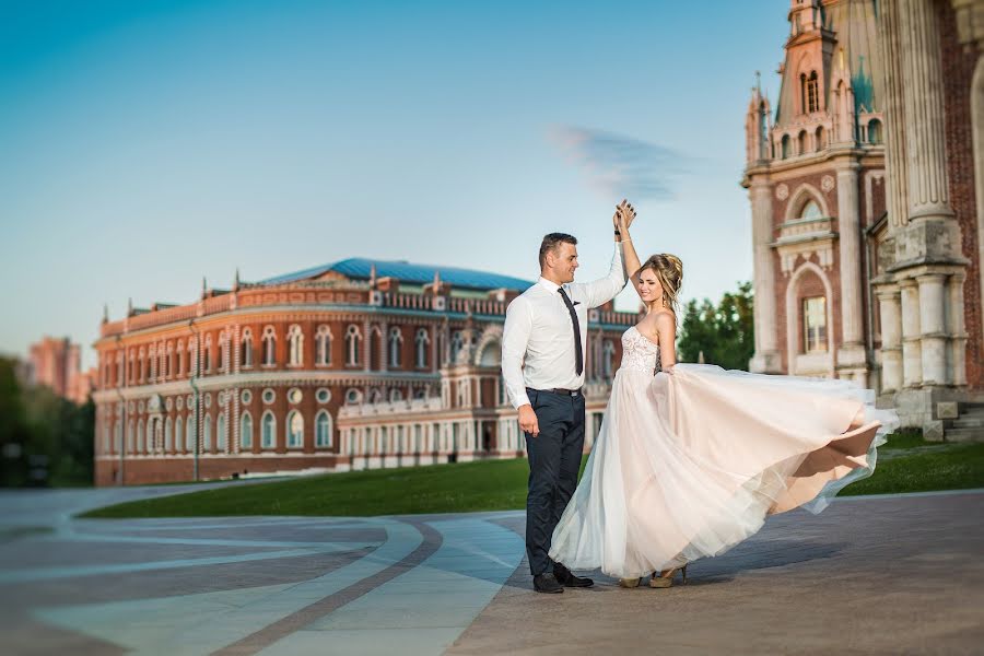 Jurufoto perkahwinan Yaroslav Tourchukov (taura). Foto pada 23 Jun 2017