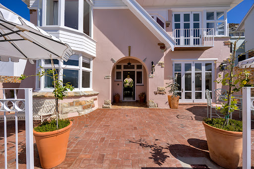 Maison avec piscine et jardin 5