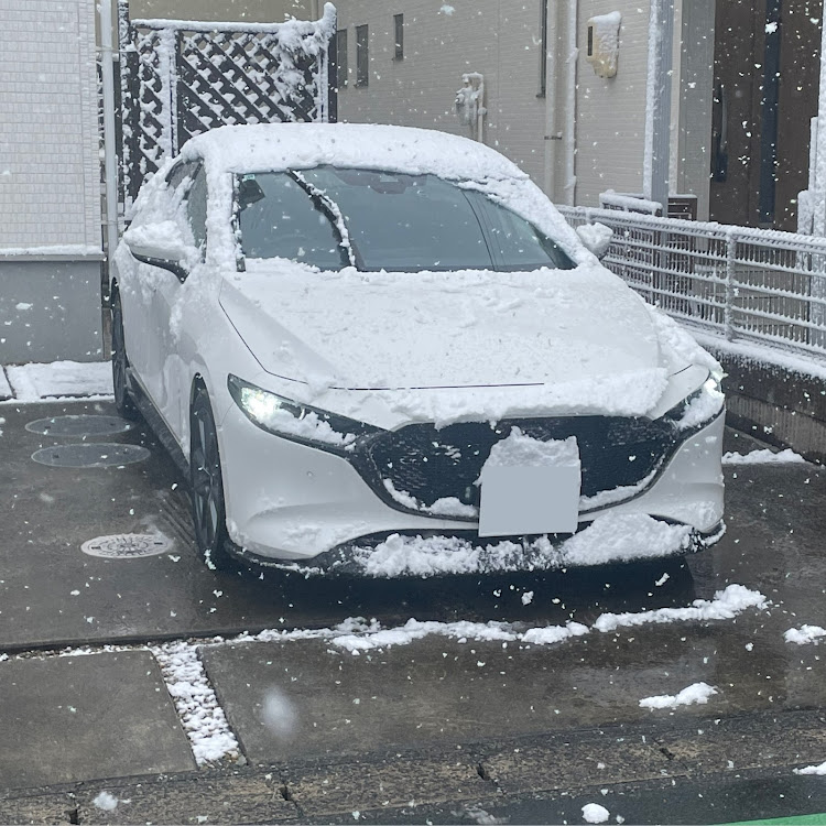 MAZDA3の雪が積もったに関するカスタム事例の投稿画像1枚目