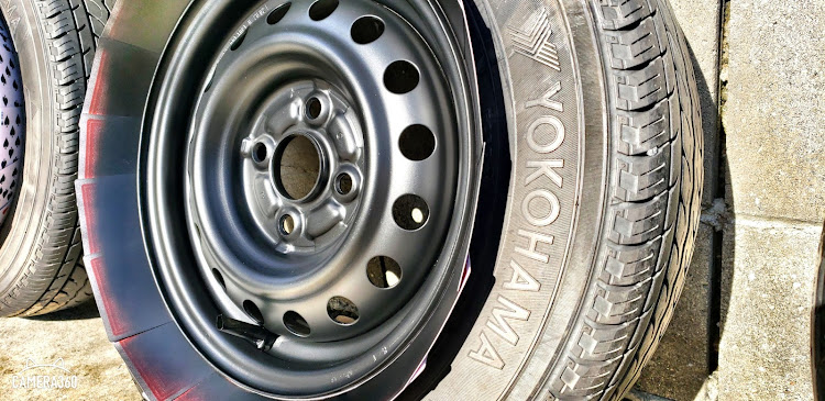 サンバー バンのタイヤマーカー・ホイール塗装・フロントバンパー塗装前夜に関するカスタム事例の投稿画像6枚目