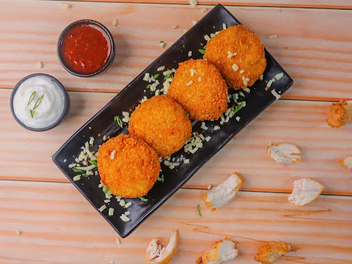 Chicken Cheese Burst Momos (4 Pcs.)