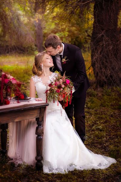 Fotógrafo de casamento Anastasiya Chernyshova (1fotovlg). Foto de 29 de março 2017