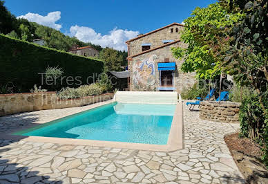 Maison avec piscine et jardin 2