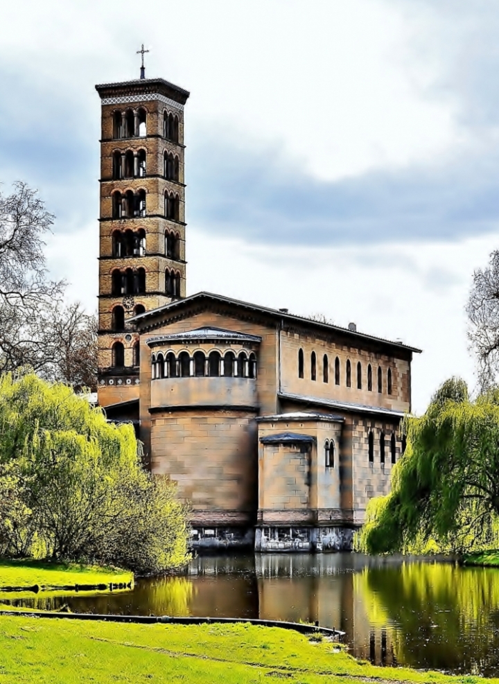 LA CHIESA SUL LAGO di jappone