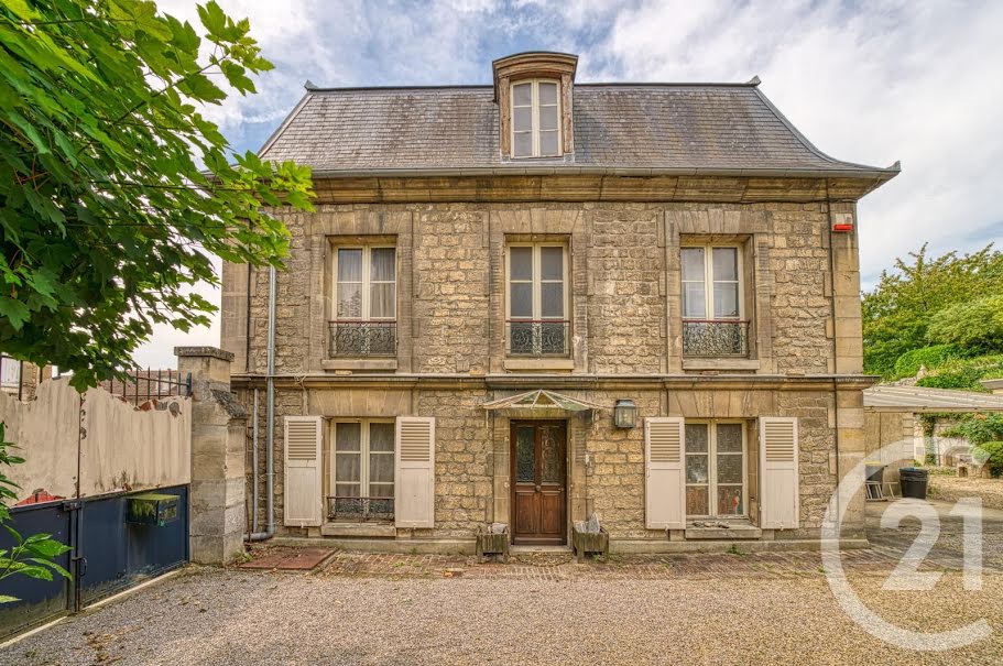 Vente maison 8 pièces 253.36 m² à Saint-Leu-d'Esserent (60340), 499 000 €
