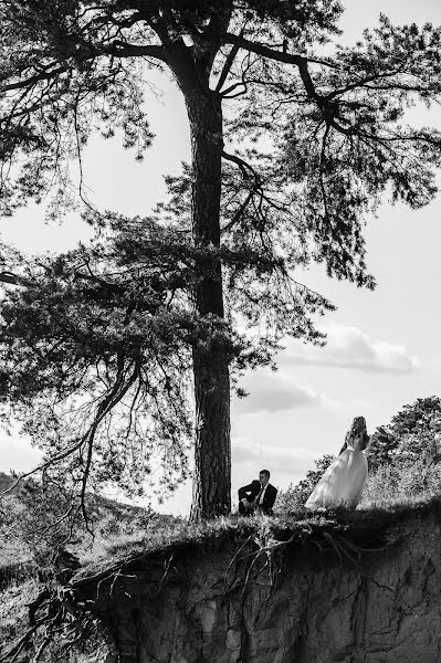 Fotógrafo de casamento Yura Danilovich (danylovych). Foto de 18 de março 2019