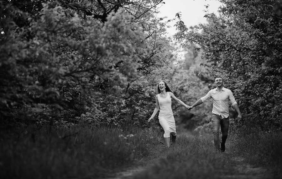 Fotógrafo de casamento Nikolay Rogozin (rogozinnikolay). Foto de 18 de março 2020