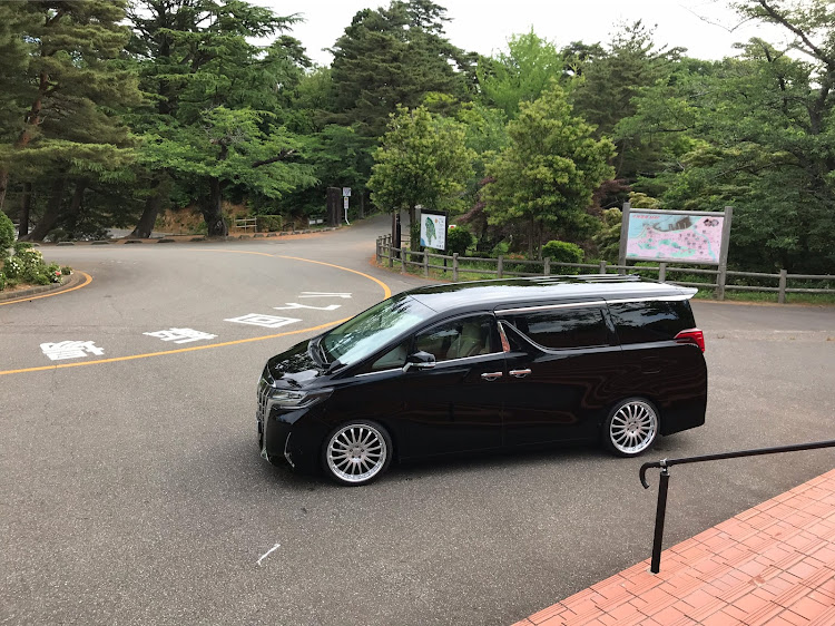 アルファードのエアサスほしい・嫁車に乗ってに関するカスタム事例の投稿画像4枚目