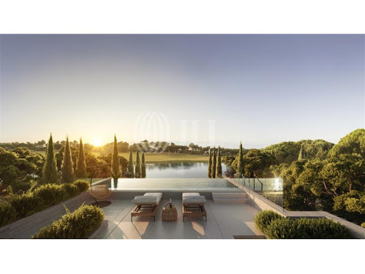 Maison avec piscine et terrasse 3