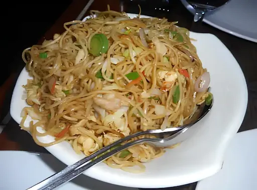 Chicken Classic Hakka Noodles