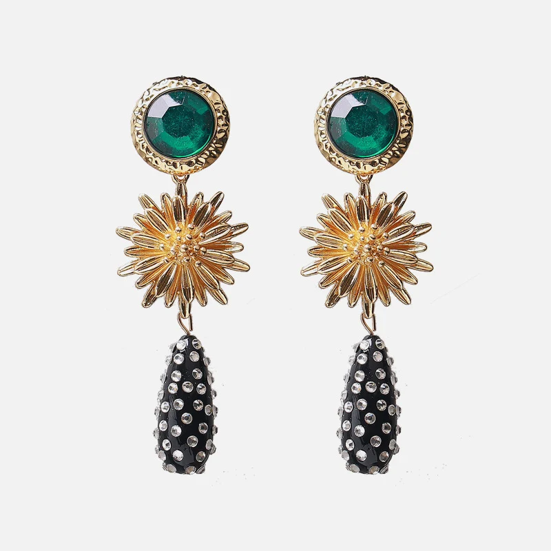 Boucles d'oreilles exagérées européennes et américaines en alliage, fleurs, diamants acryliques et résine, parfaites pour un look audacieux.