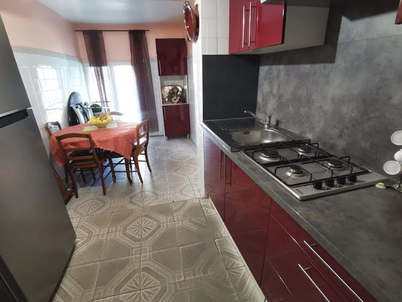 Vente maison 5 pièces 155 m² à Tarascon (13150), 240 000 €