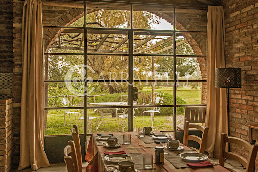 Corps de ferme avec jardin et piscine 1