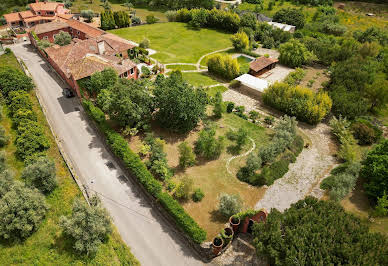 Maison avec piscine et terrasse 4