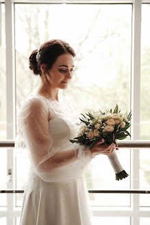 Fotógrafo de casamento Marina Zvereva (zverevaph). Foto de 21 de setembro 2021