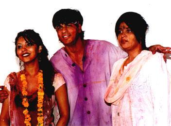 shahrukh gauri holi.jpg