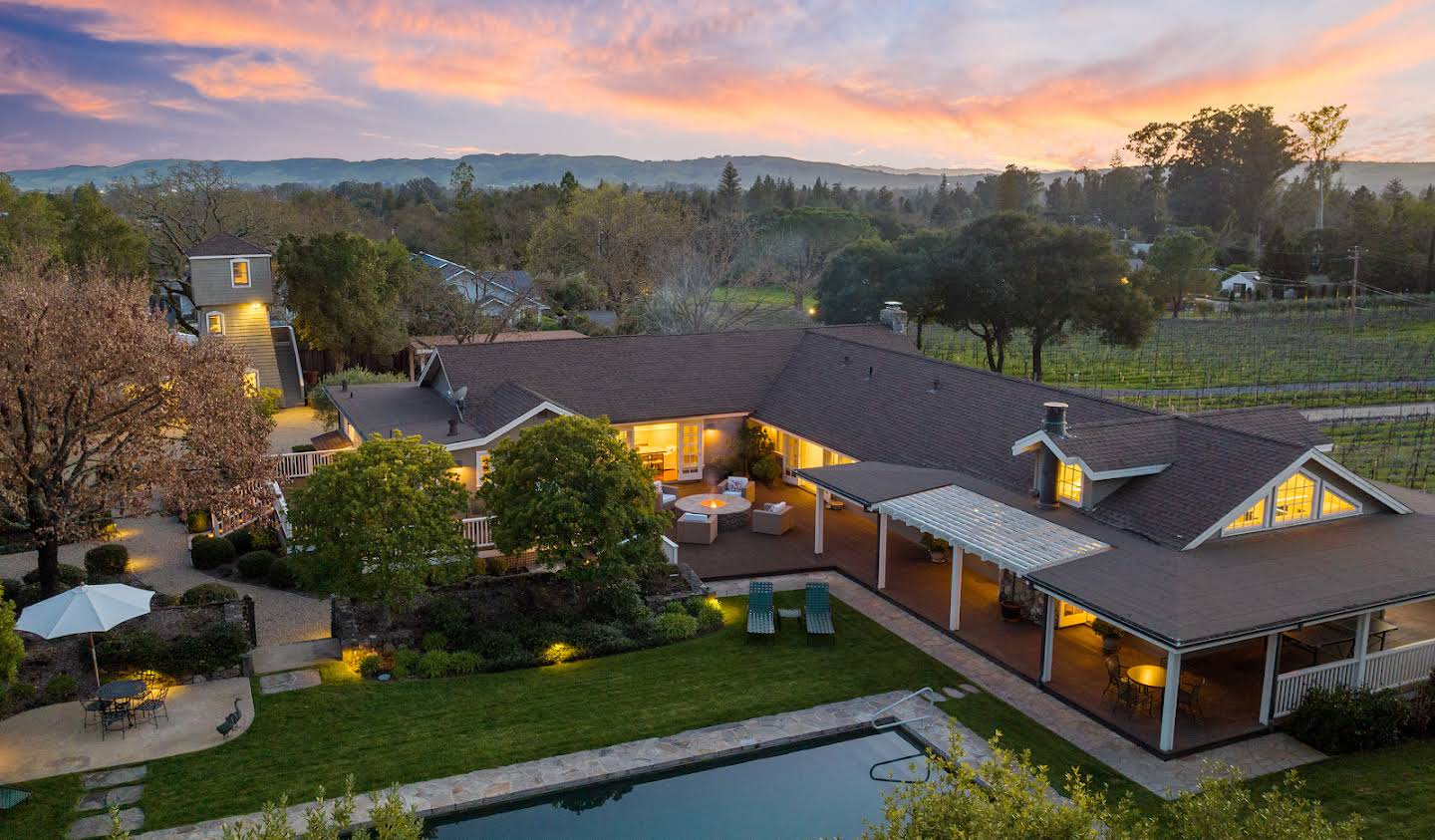 House with pool and garden Sonoma