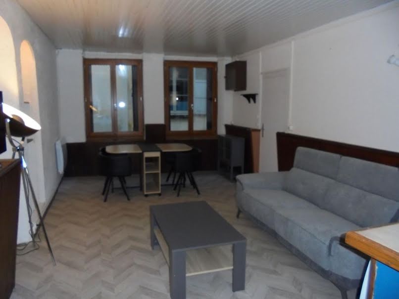 Location meublée appartement 2 pièces 42 m² à Laon (02000), 470 €