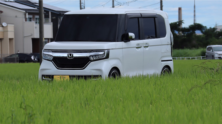 Nボックスカスタムのステルスレーシング・ホイール&タイヤ交換・いかつくなりました！・輩車・ＮBOXカスタムに関するカスタム事例の投稿画像2枚目