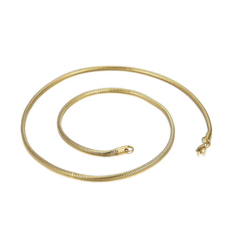 Roestvrijstalen slangenketting Eenvoudige Europese en Amerikaanse stijl. Een elegante en duurzame ketting voor dagelijks gebruik. De perfecte accessoire voor elke outfit.