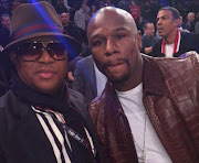 South African Sports Minister Fikile Mbalula (left) posted a picture of him and Floyd Mayweather on his Twitter account.