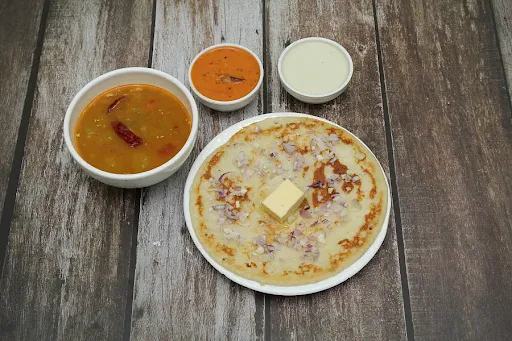 Butter Onion Uttapam